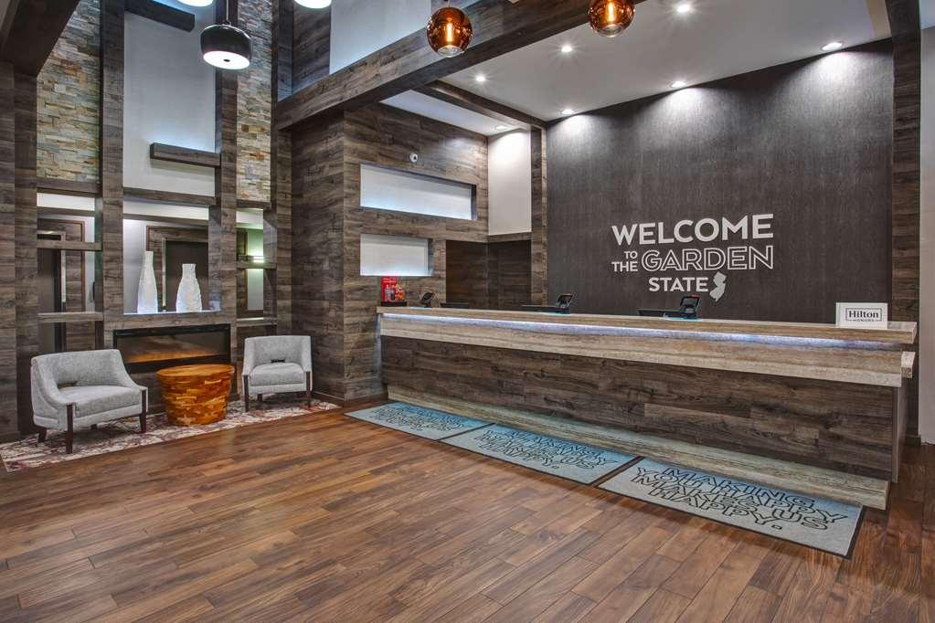 Hampton Inn And Suites Newark Airport אליזבת מראה פנימי תמונה